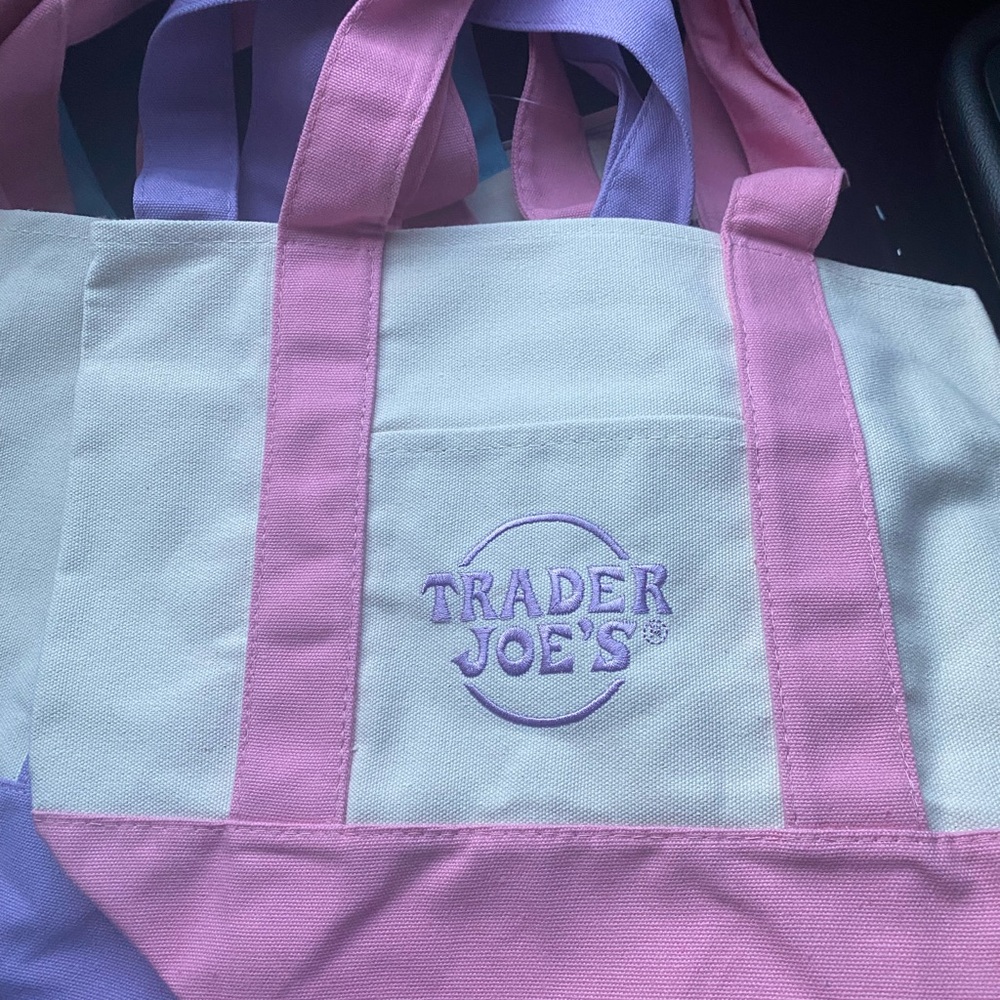 Trader Joe’s spring mini tote bag 🩷